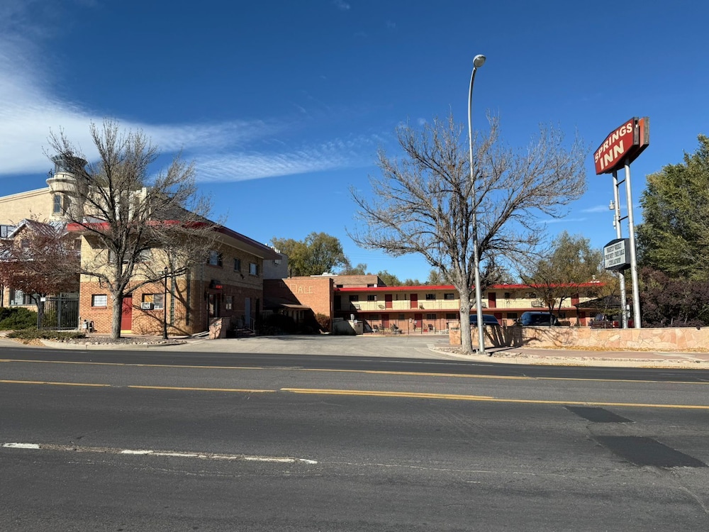 Springs Inn - photo 35