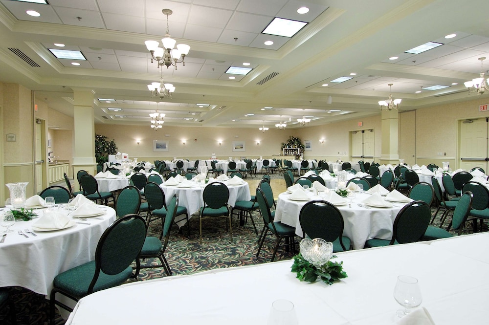 Hilton Garden Inn Grand Forks UND - photo 35
