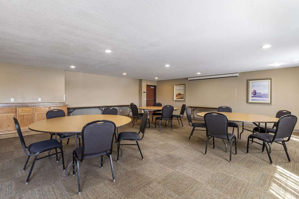 Sleep Inn & Suites Pleasant Hill Des Moines - photo 18