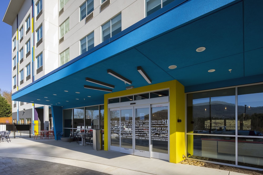 Tru by Hilton Asheville Blue Ridge Parkway - photo 73