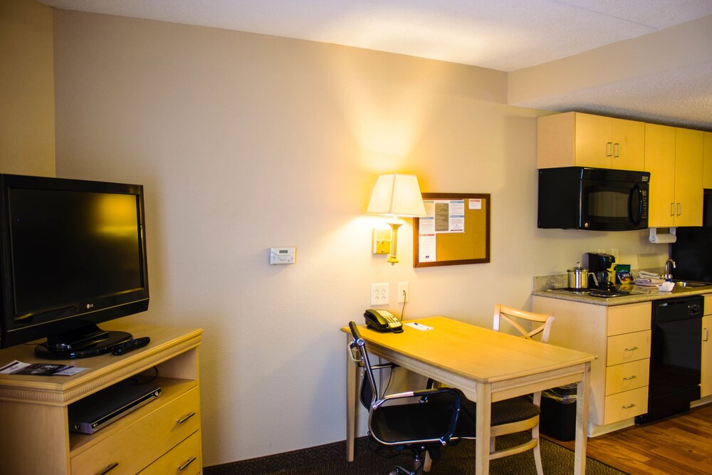 Candlewood Suites Wilson by IHG - photo 10
