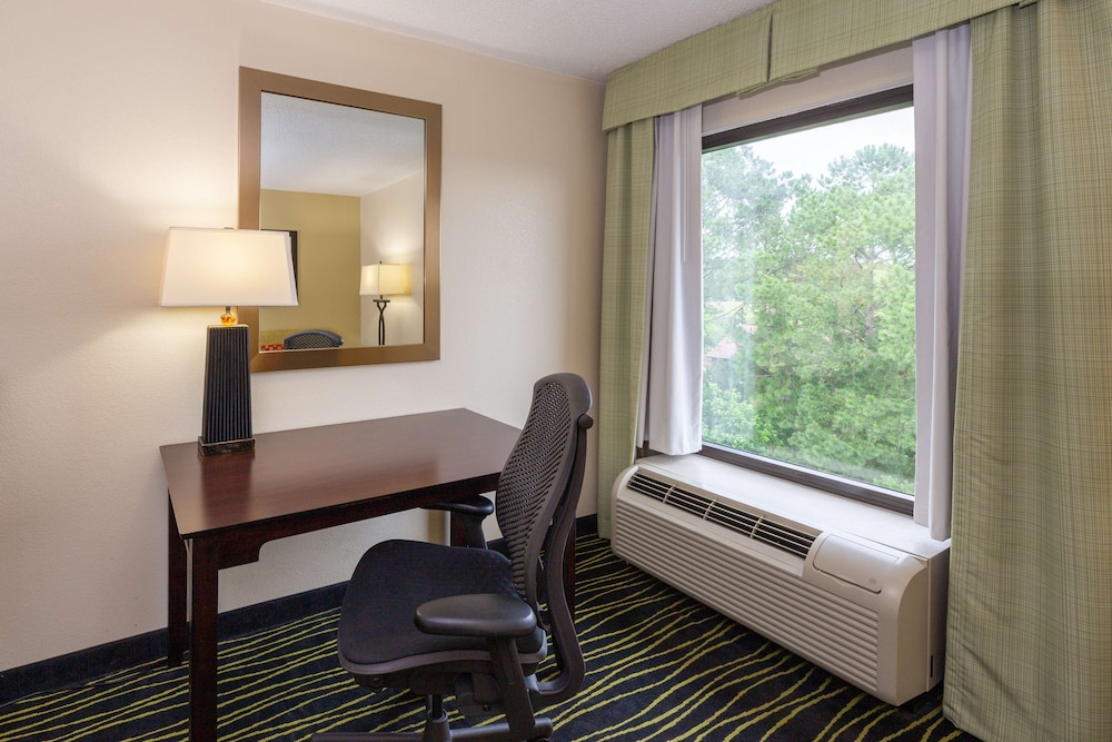 Hampton Inn Columbia I 26 Harbison Blvd. - photo 13