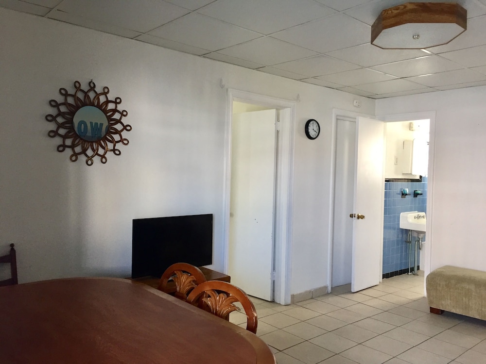 White Caps Motel - photo 4