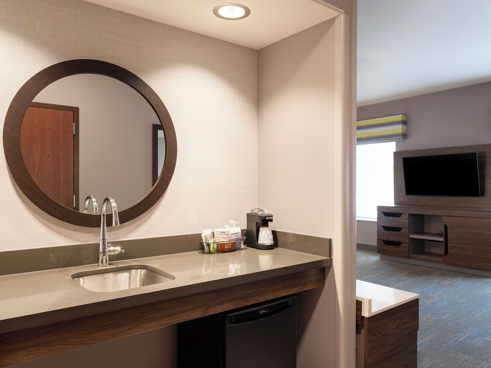 Hampton Inn & Suites Boise Meridian - photo 32
