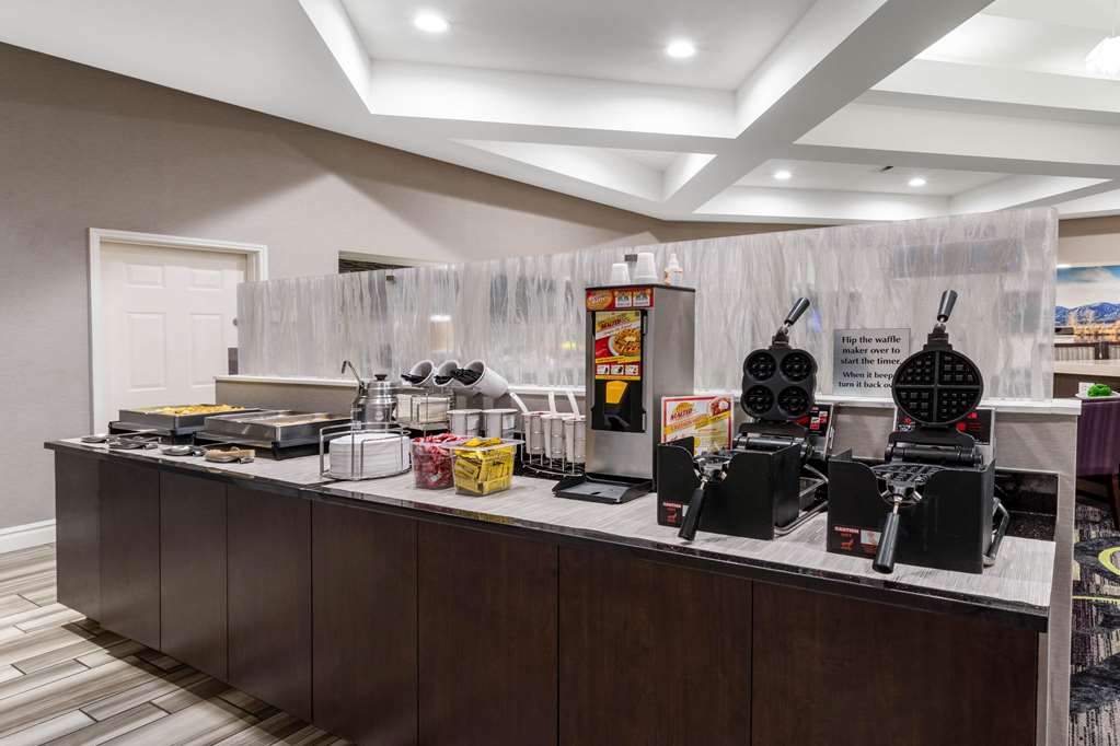 La Quinta Inn & Suites by Wyndham Denver Boulder Louisville - photo 24