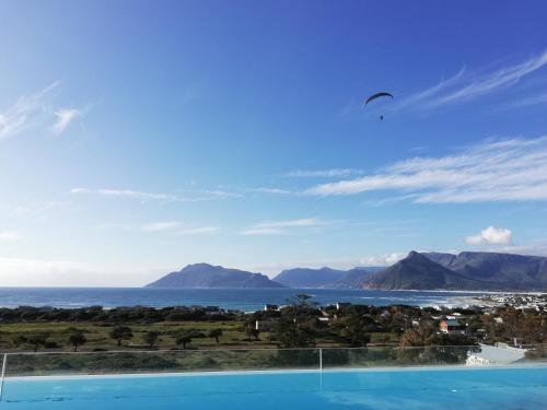 Mountain & Sea Apartments — 4-Star Luxury Hotel in Cape Town, South Africa