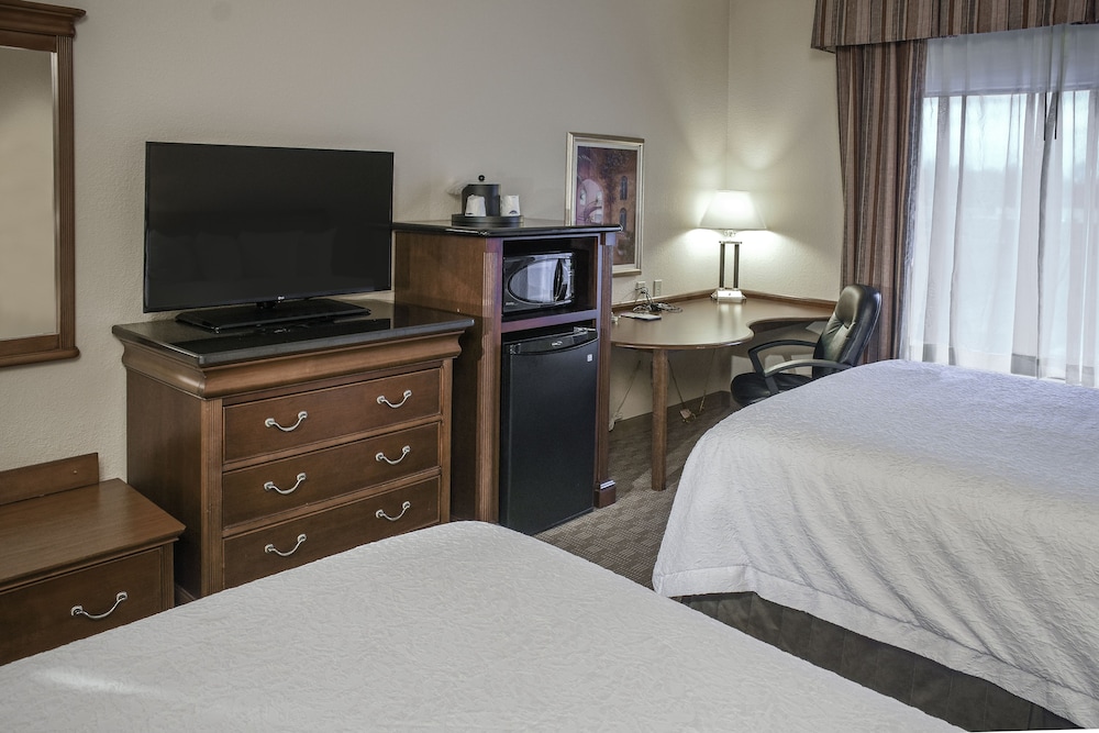 Hampton Inn & Suites Youngstown Canfield - photo 11