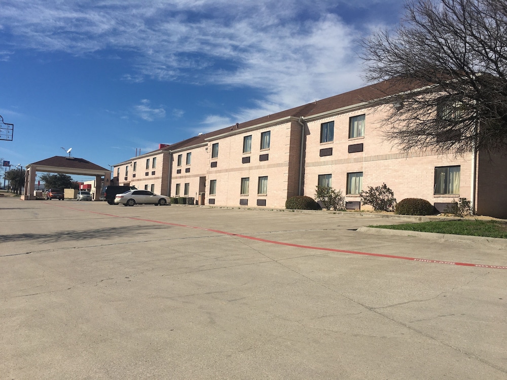 Red Roof Inn Fort Worth Saginaw - photo 32