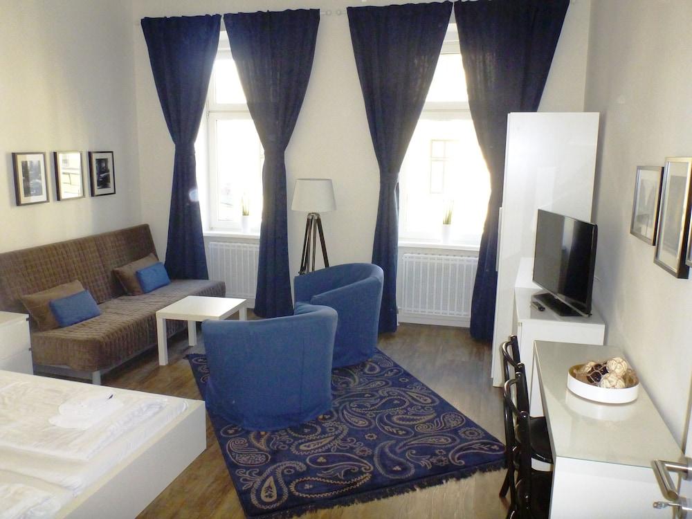 Flatprovider Comfort Eduard Apartment — 4-Star Luxury Hotel in Vienna, Austria