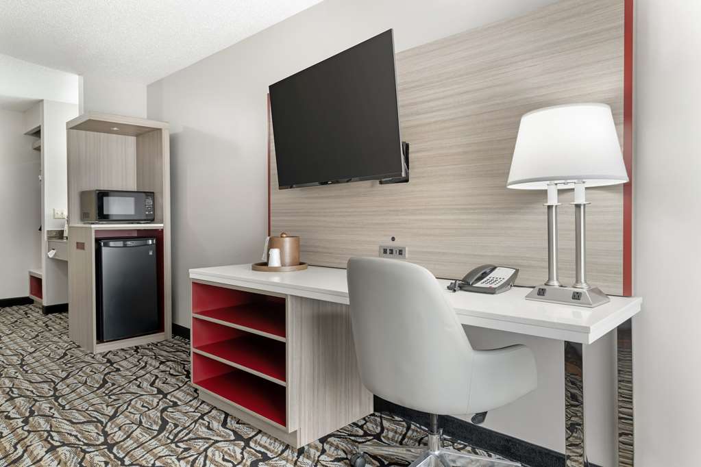 Best Western Plus Albert Lea I 90 I 35 Hotel - photo 18