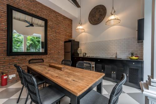 Central 3 Bedroom Villa close to Seminyak Beach — 4-Star Luxury Hotel in Seminyak, Indonesia