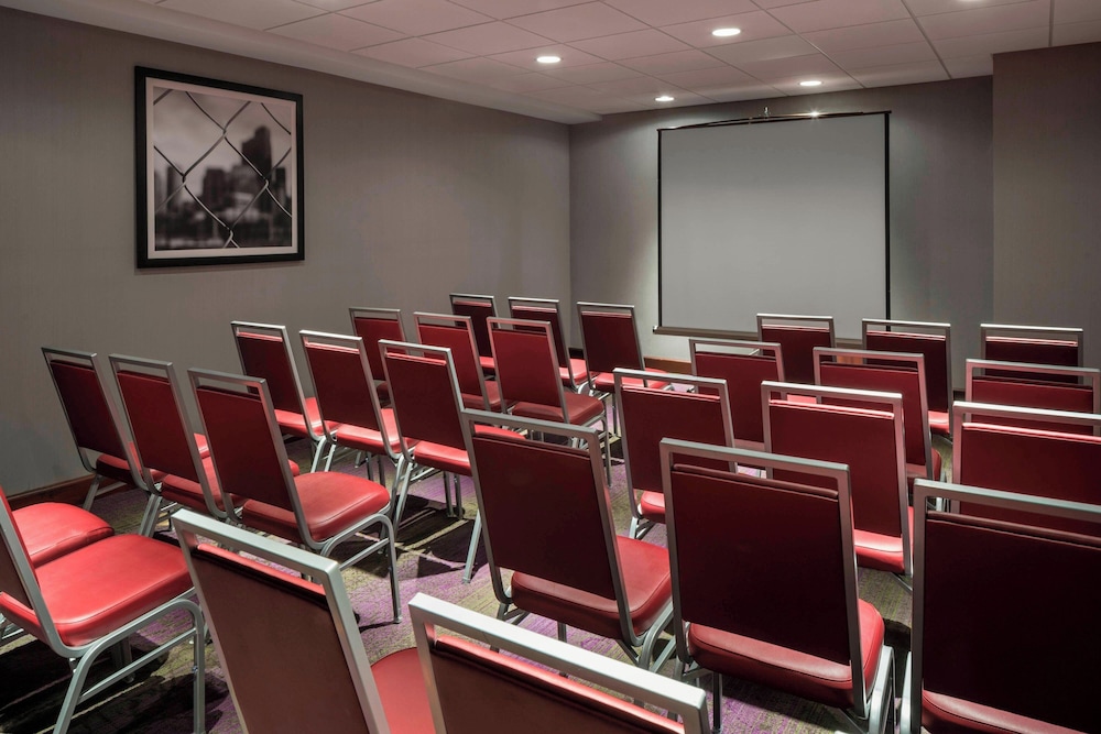 Four Points by Sheraton Boston Logan Airport Revere - photo 25