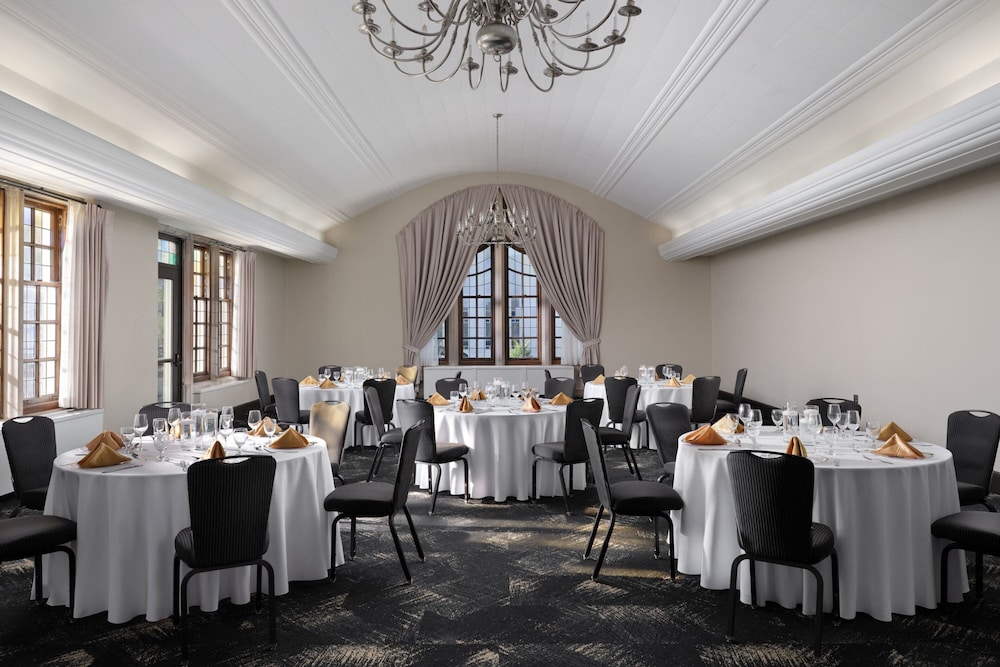 The Union Club Hotel at Purdue University Autograph Collection - photo 88
