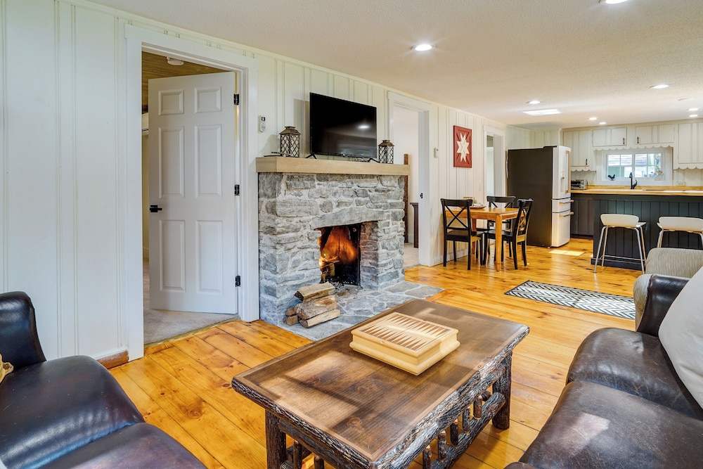 Mount Pine Winter Retreat Near the Green Mtns in Jamaica, United States