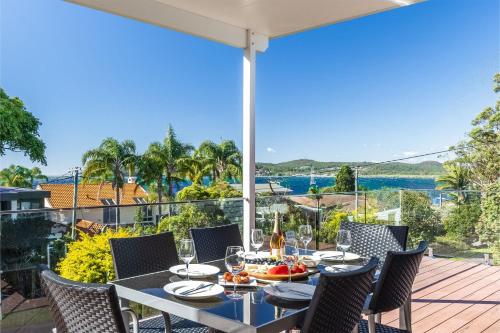 Blue Waters 7 Cook St Dog Friendly and Water Views - last minute hotel in Salamander Bay