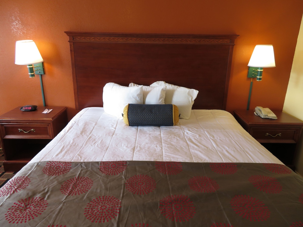 Royal Crest Motel - photo 14