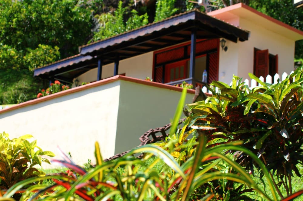 Samfi Gardens — Soufriere — photo 3