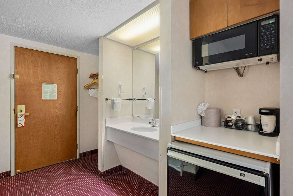 AmericInn by Wyndham Denver Airport - photo 15