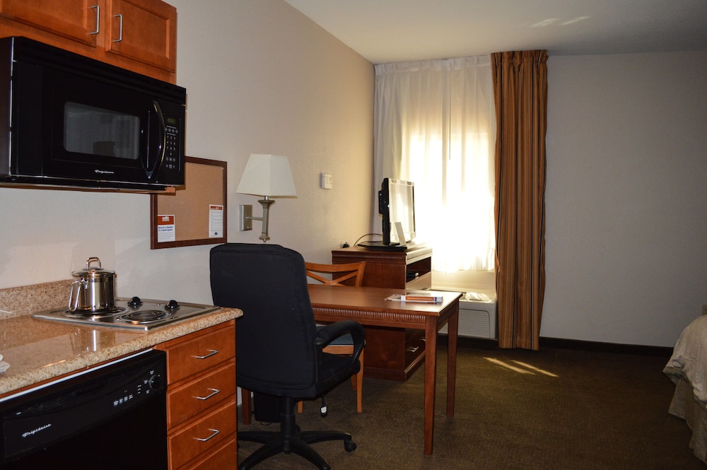 Candlewood Suites Augusta by IHG - photo 12