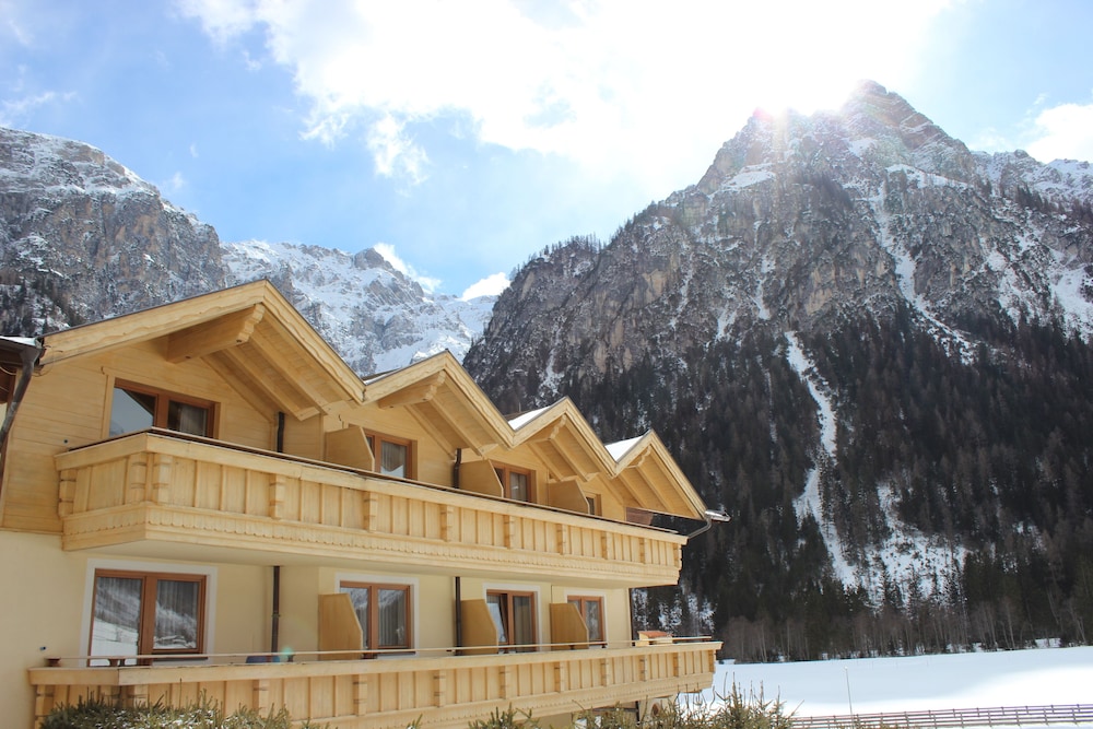 Landhotel Kirchdach - last minute hotel in Gschnitz