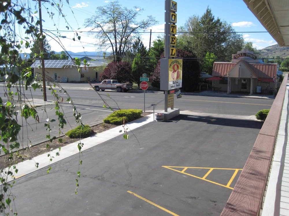 Interstate 8 Motel - photo 11