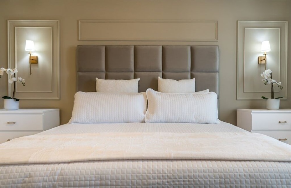 Brand New Home In Top Rated Resort Solterra 5 Bedroom Townhouse by Redawning - photo 11