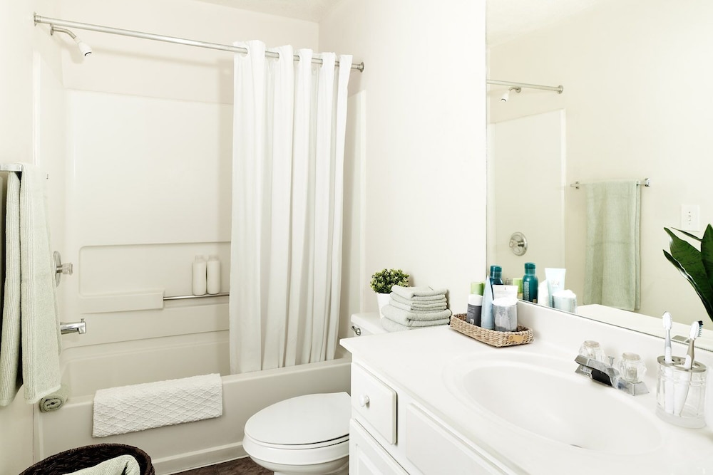 InTown Suites Extended Stay Louisville KY Wattbourne Lane - photo 16