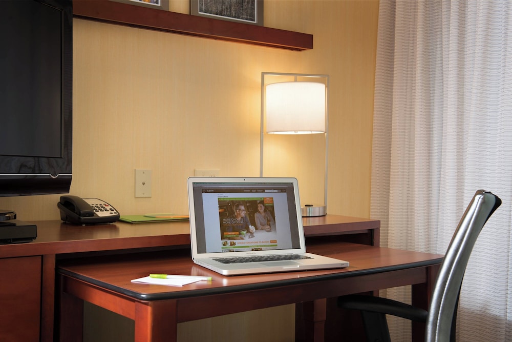 Courtyard by Marriott Hanover Lebanon - photo 8