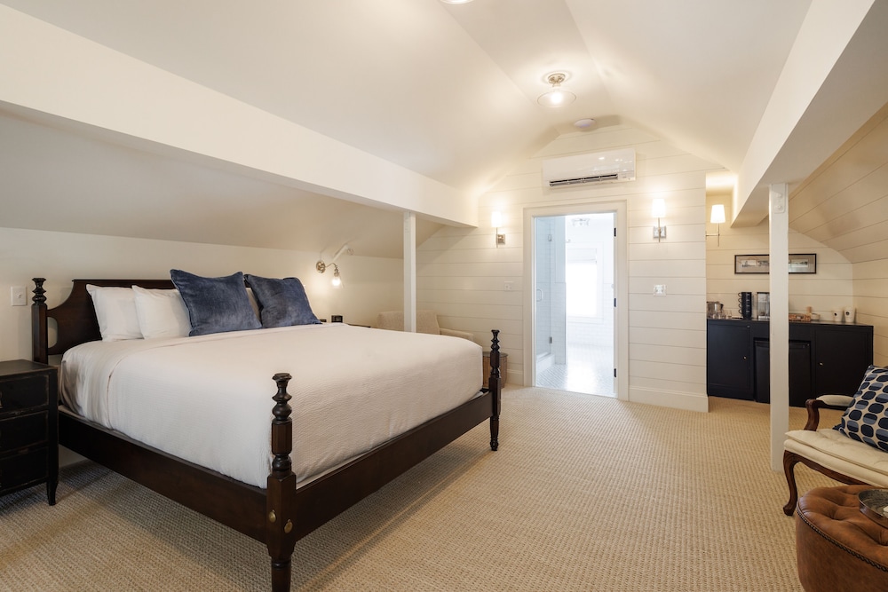 The Davenport Inn - photo 27