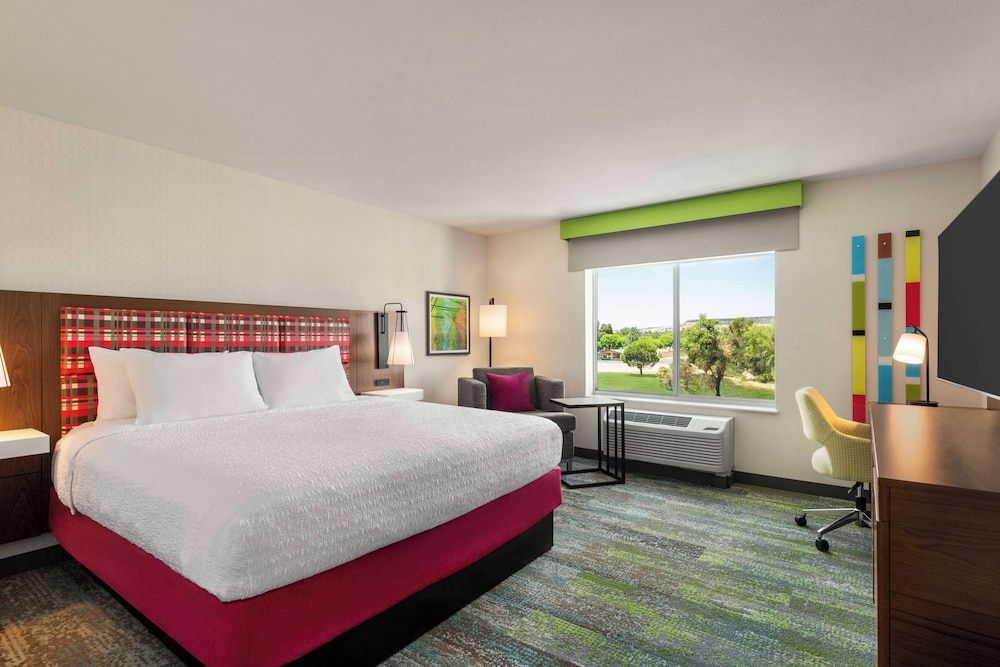 Hampton Inn & Suites Oroville - photo 12