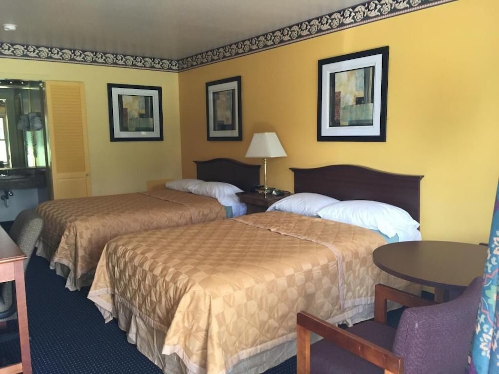 Norwalk Inn - photo 24