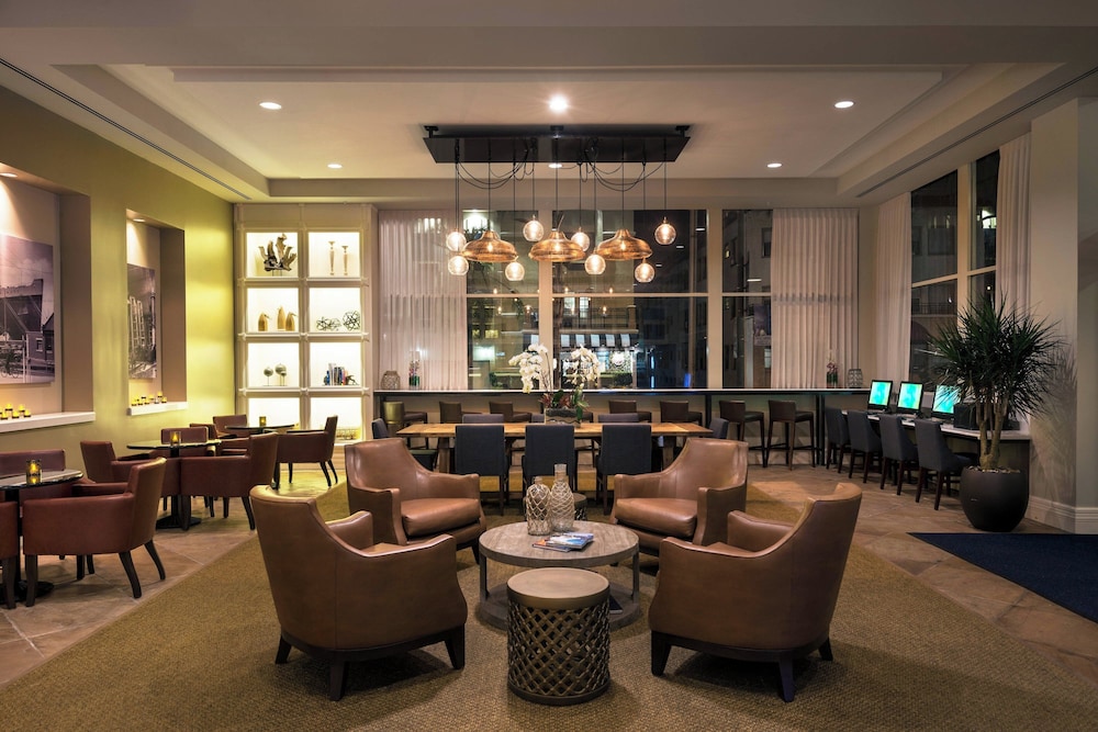 Courtyard by Marriott Long Beach Downtown - photo 2