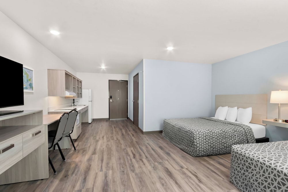 WoodSpring Suites Chandler Phoenix Medical Center - photo 12