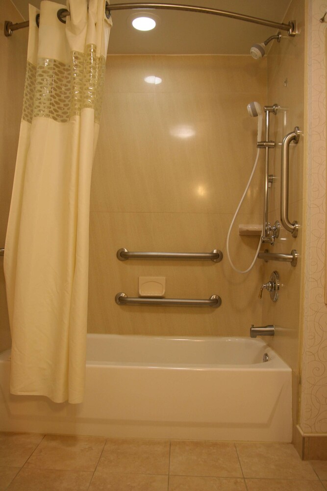 Hampton Inn Jericho Westbury - photo 44