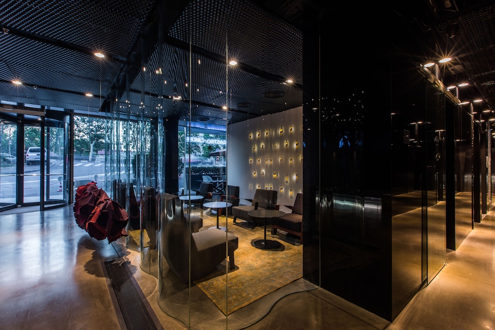 The Grove Design Hotel