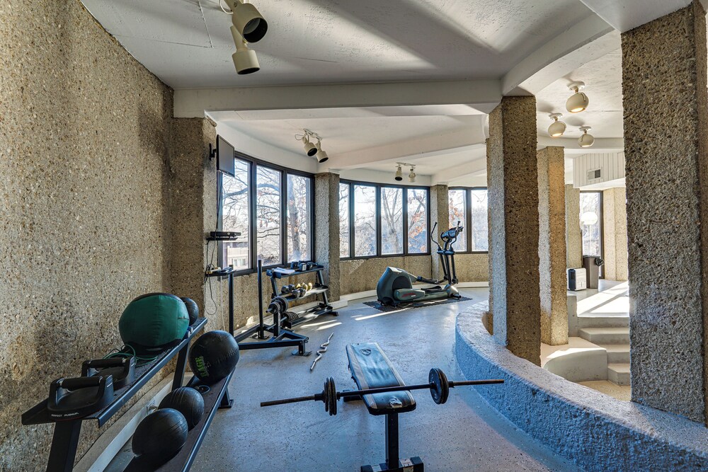 Lakefront Condo w Resort Amenities in Osage Beach - photo 22