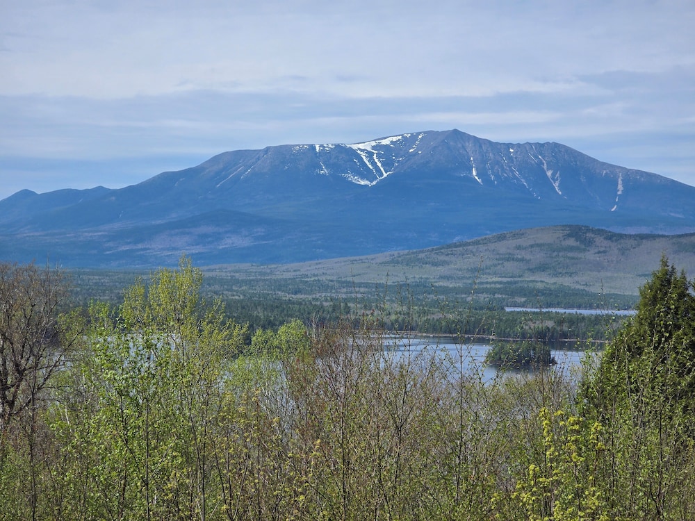 Katahdin Inn & Suites - photo 42
