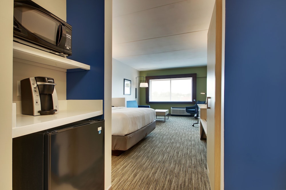 Holiday Inn Express and Suites Elizabethtown North by IHG - photo 9