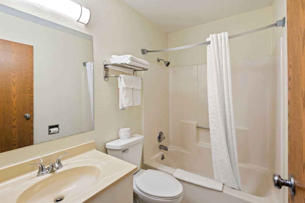 Rodeway Inn Effingham North - photo 9