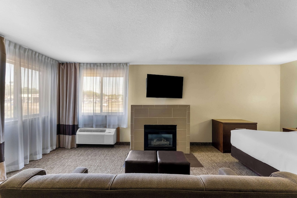 Comfort Inn & Suites Greeley - photo 23