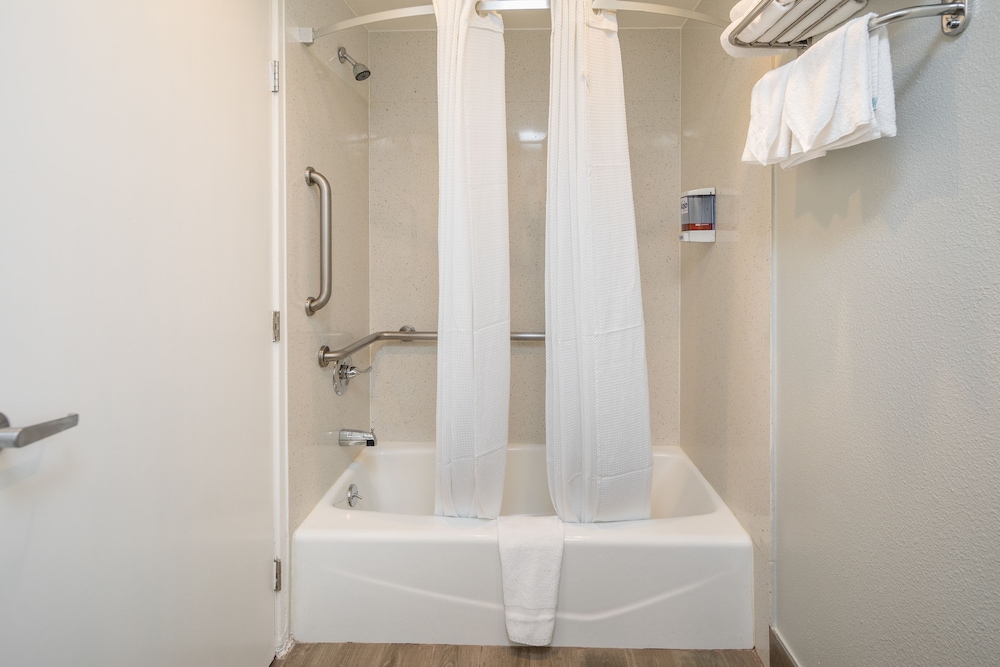 Bayhill Inn - photo 15
