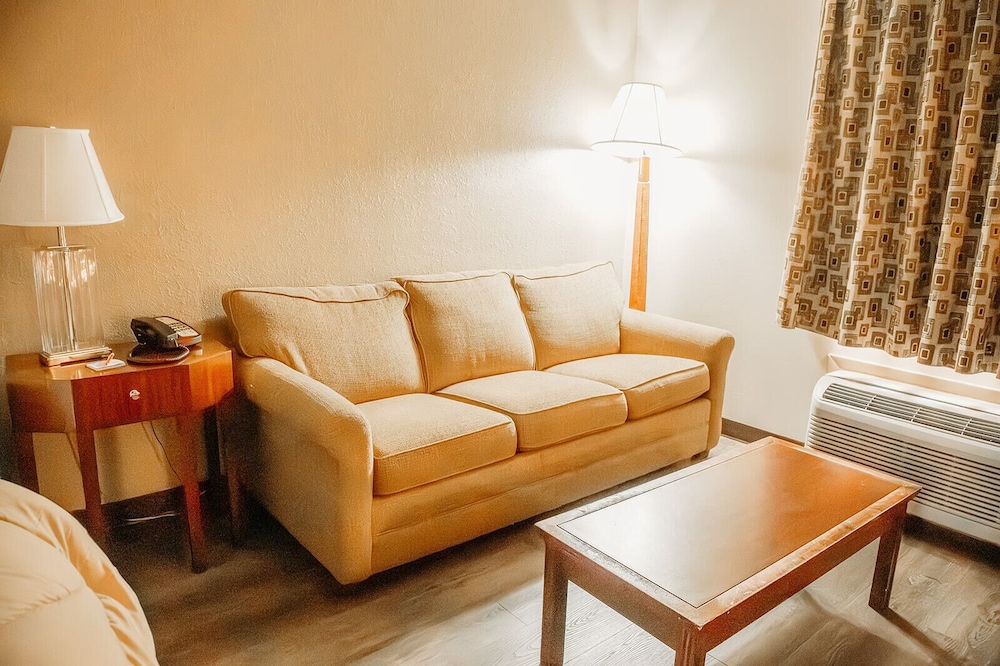 Country Garden & Suites - photo 13