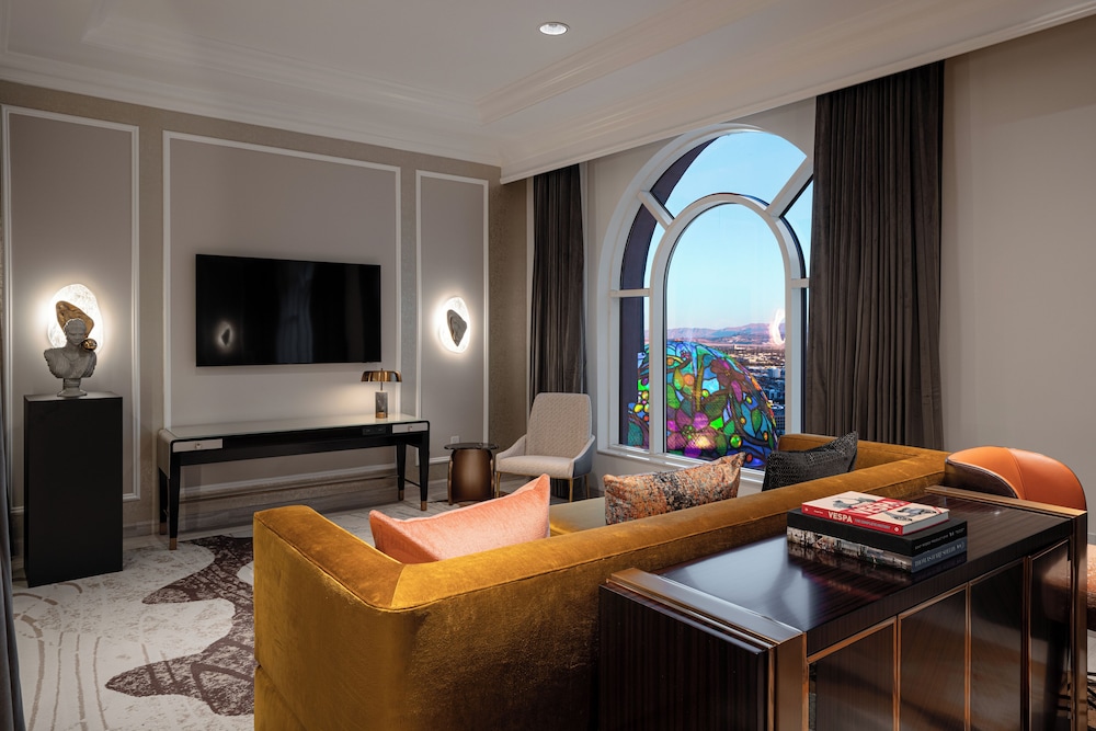 The Venetian Prestige Club Lounge - photo 15