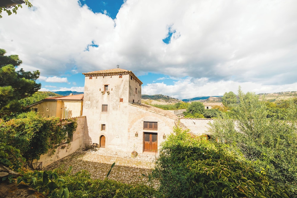 Villa Vittoria — 4-Star Luxury Hotel in Guardavalle, Italy