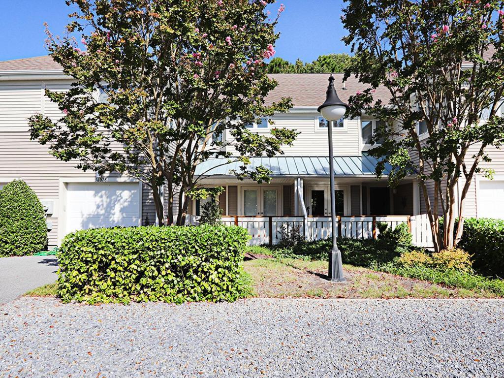 Sea Colony 56114 Cypress Lake Cir — 4-Star Luxury Hotel in Bethany Beach, United States