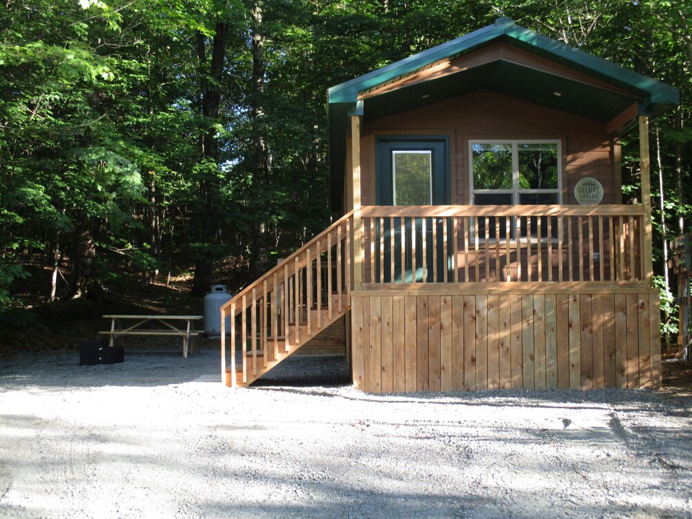 Trailside RV Resort - carbon neutral hotel in Unknown City
