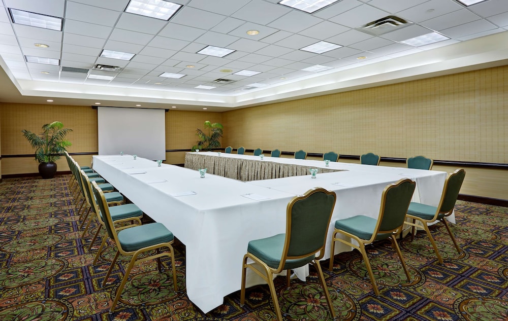 Embassy Suites by Hilton Parsippany - photo 39