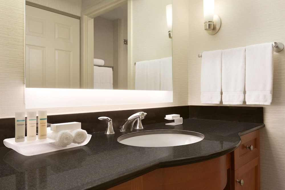 Homewood Suites Toledo Maumee - photo 33