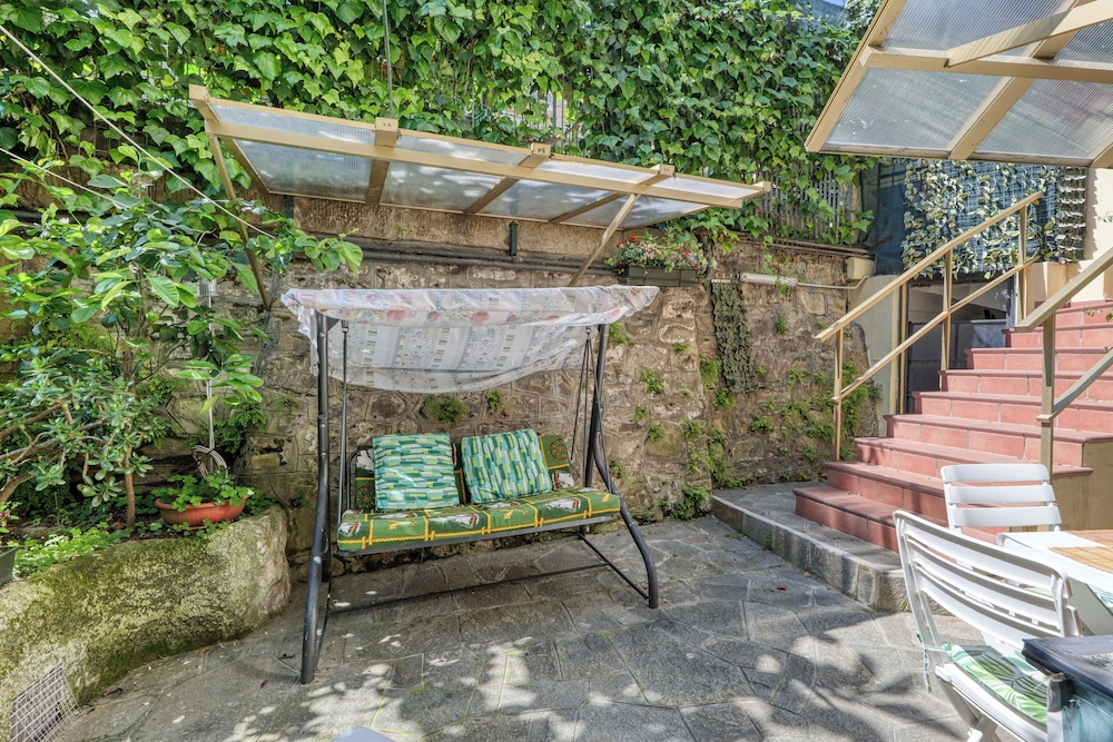 Best House Porto Vecchio E Ciclabile — 4-Star Luxury Hotel in San Remo, Italy