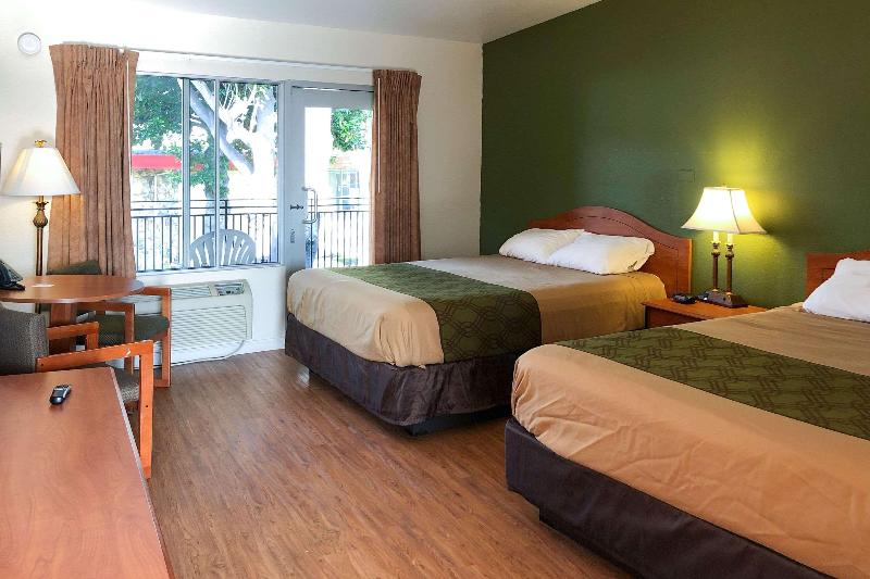 Econo Lodge Inn & Suites Oakland Airport - photo 29